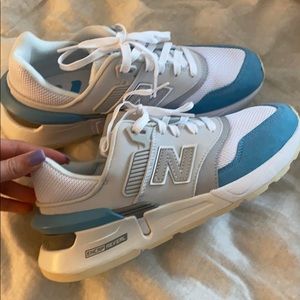 New balance never worn sneakers